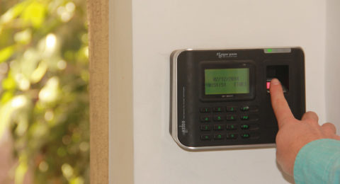 Alarmas de seguridad Alarma Residencial instalada en muro, huella digital